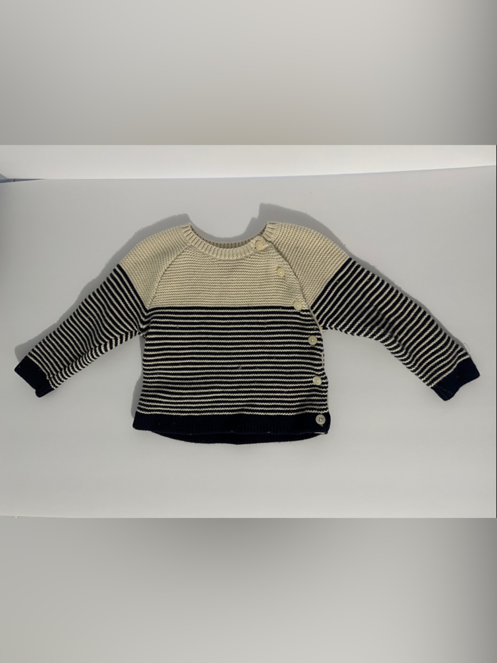 Baby GAP - boys Navy and Cream Striped Knit Sweater 6-12 months
